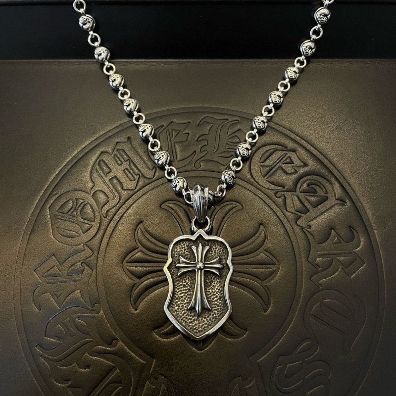 Ch**me He**ts necklaces